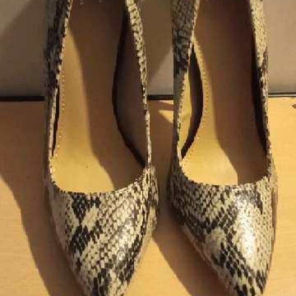 Shoes - Picture 5 of 5